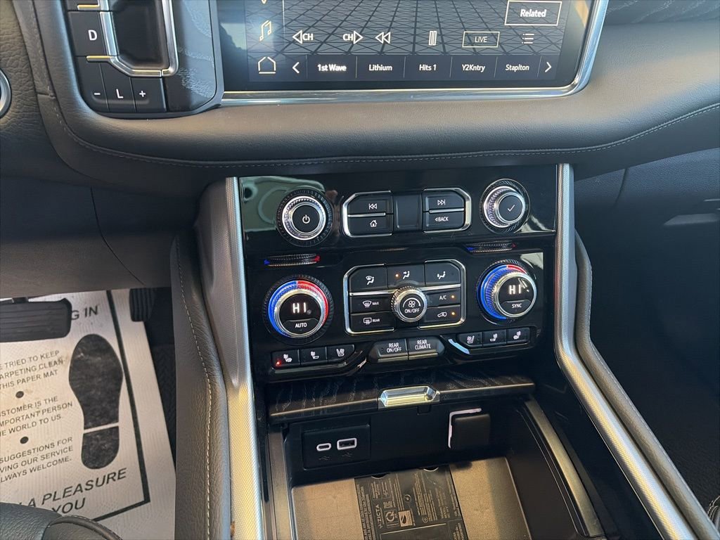 Used 2023 GMC Yukon XL Denali image 15