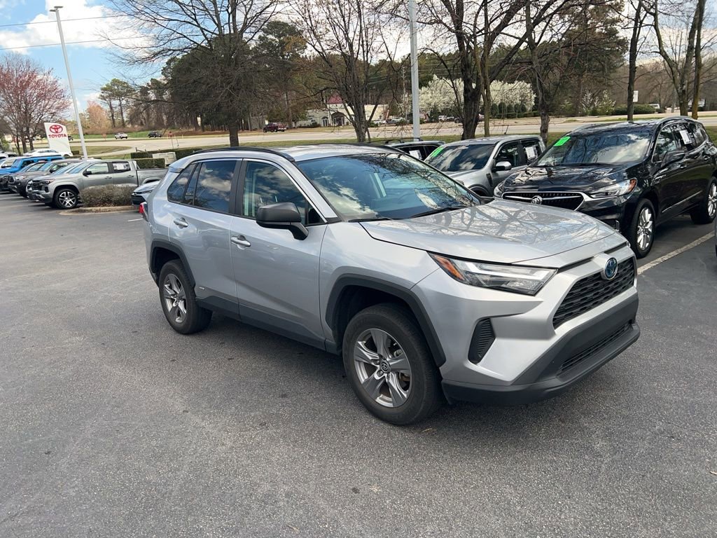Used 2023 Toyota RAV4 LE image 9