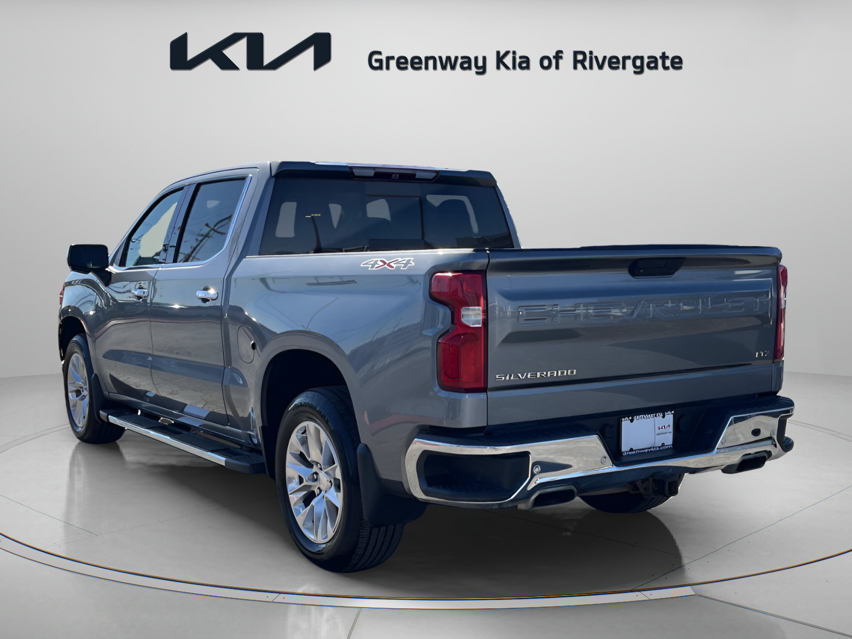 Used 2019 Chevrolet Silverado 1500 LTZ w/ LTZ Premium Package AWD/4WD image 5
