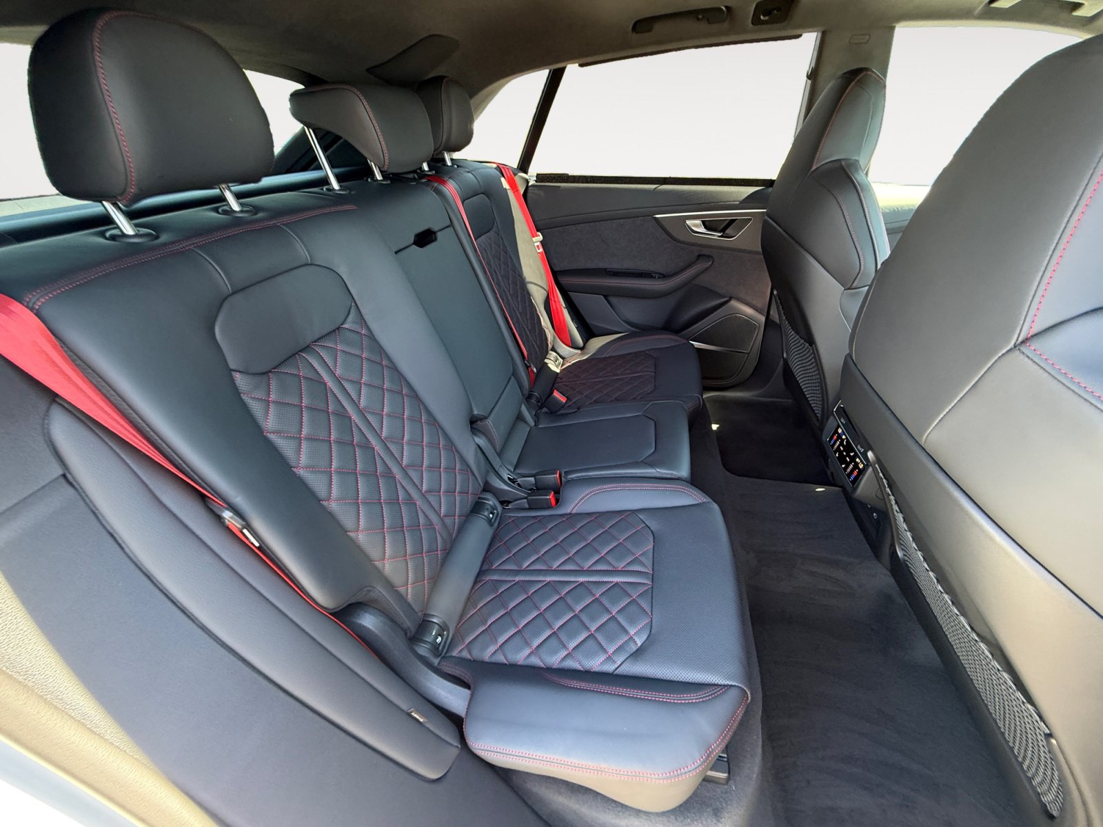 New 2026 Audi SQ8 Prestige AWD/4WD image 18