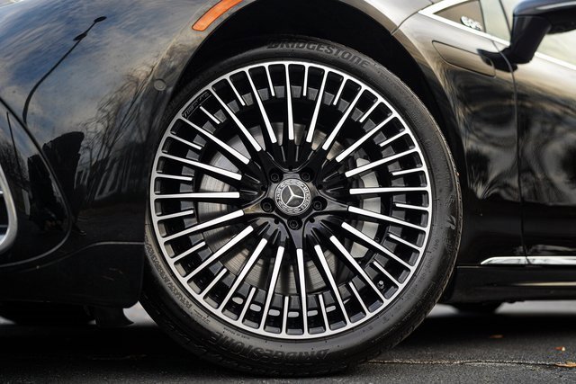 Used 2022 Mercedes-Benz EQS 580 4MATIC Sedan image 18