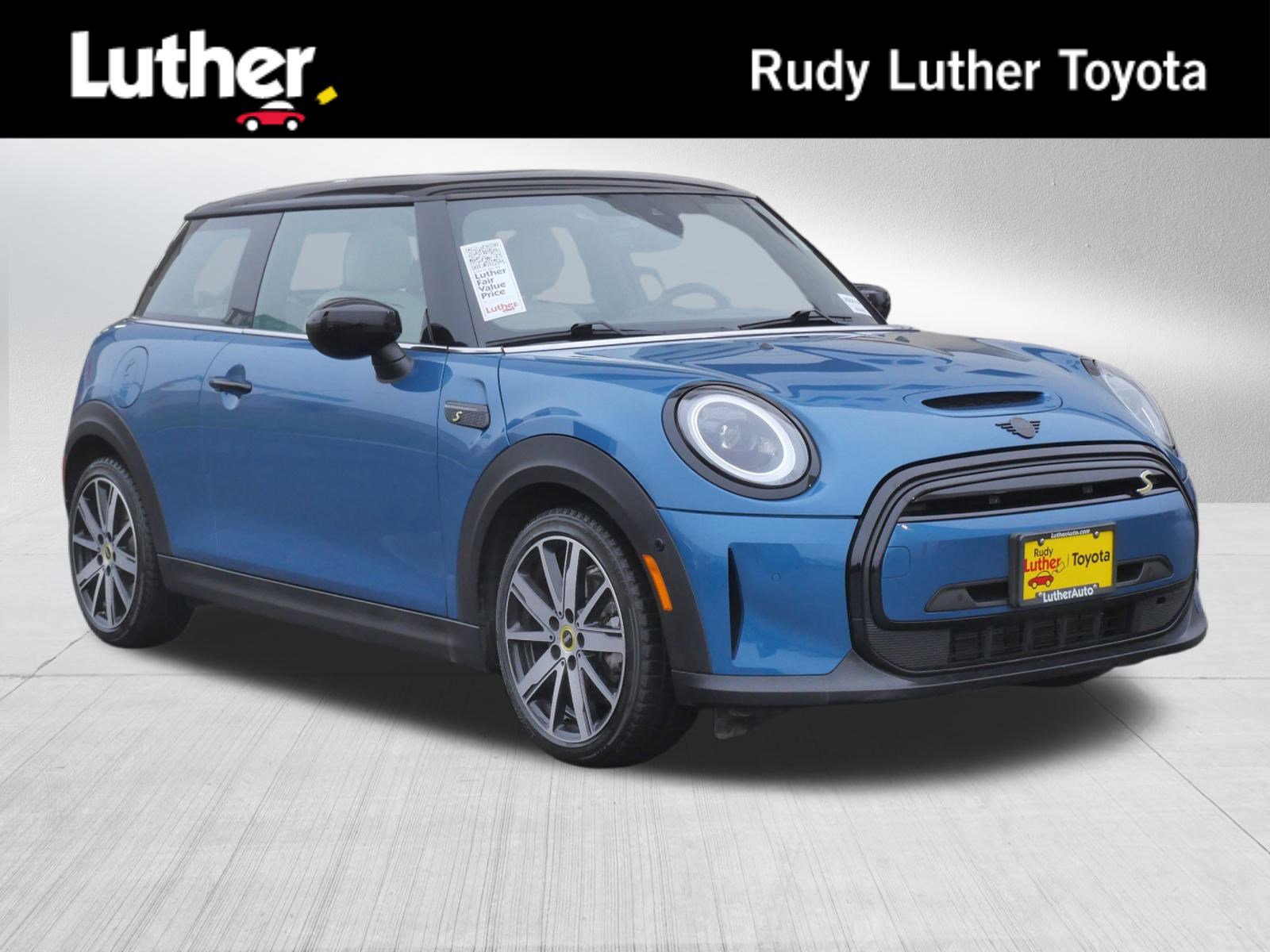 Used 2023 MINI Cooper SE image 1