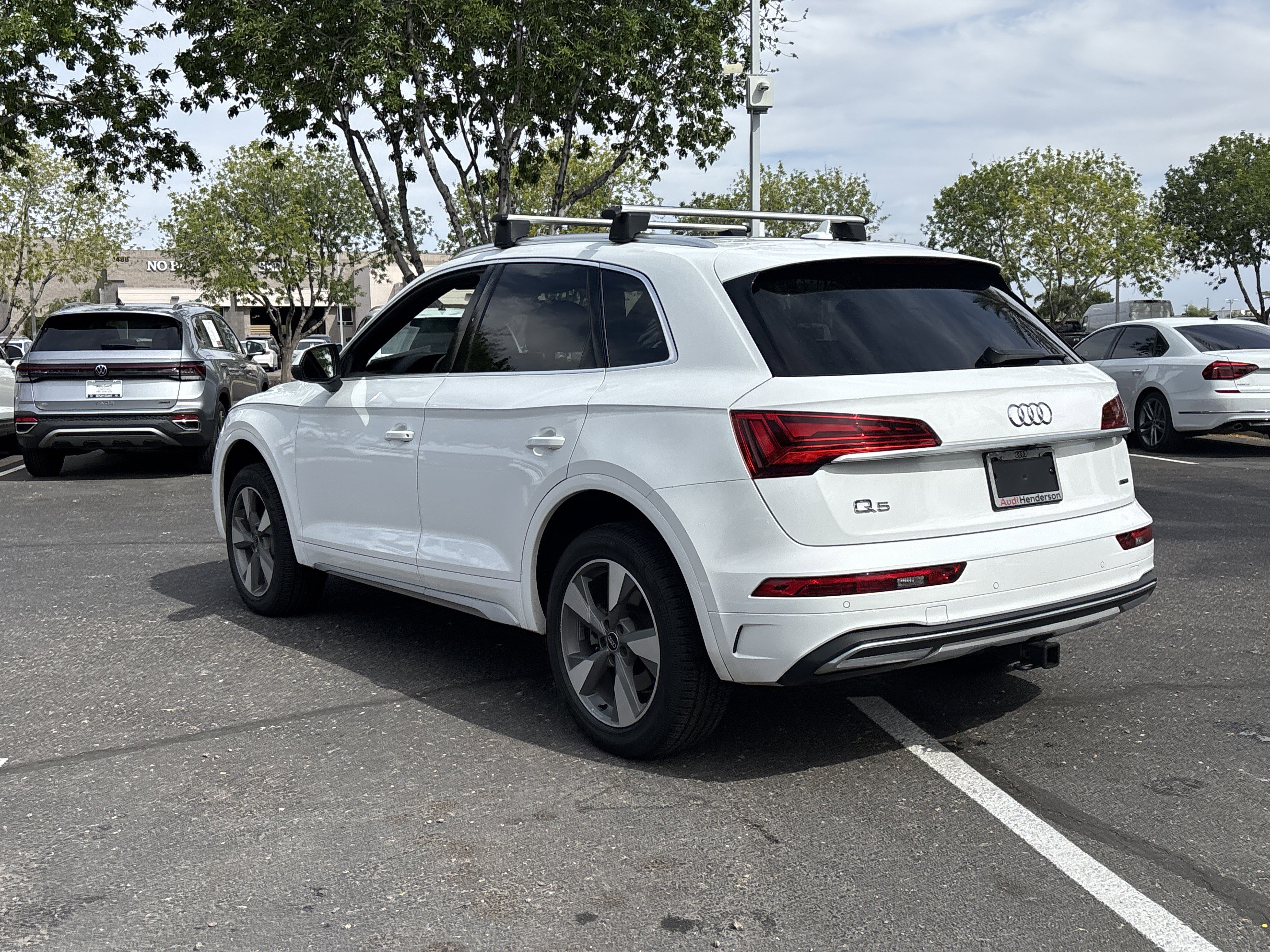 Used 2023 Audi Q5 2.0T Premium w/ Convenience Package AWD/4WD image 3