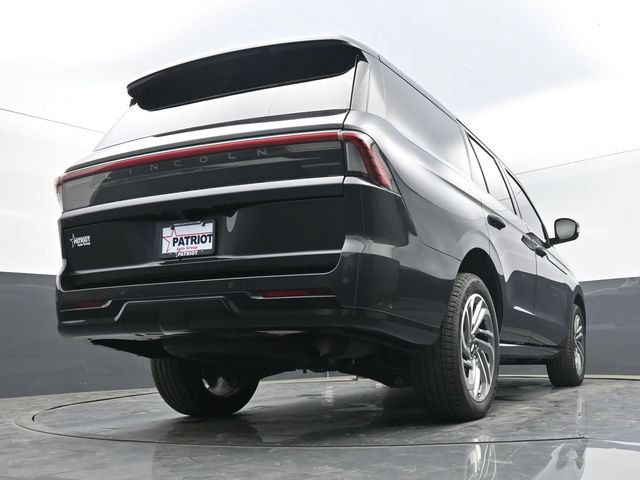 Used 2025 Lincoln Navigator Reserve AWD/4WD image 48