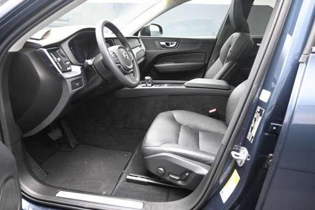 Certified 2024 Volvo XC60 B5 Core AWD/4WD image 17