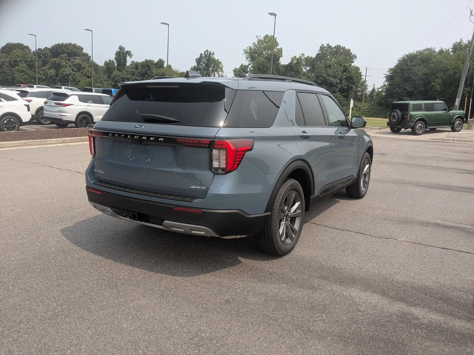 New 2026 Ford Explorer Active w/ Active Comfort Package AWD/4WD image 3