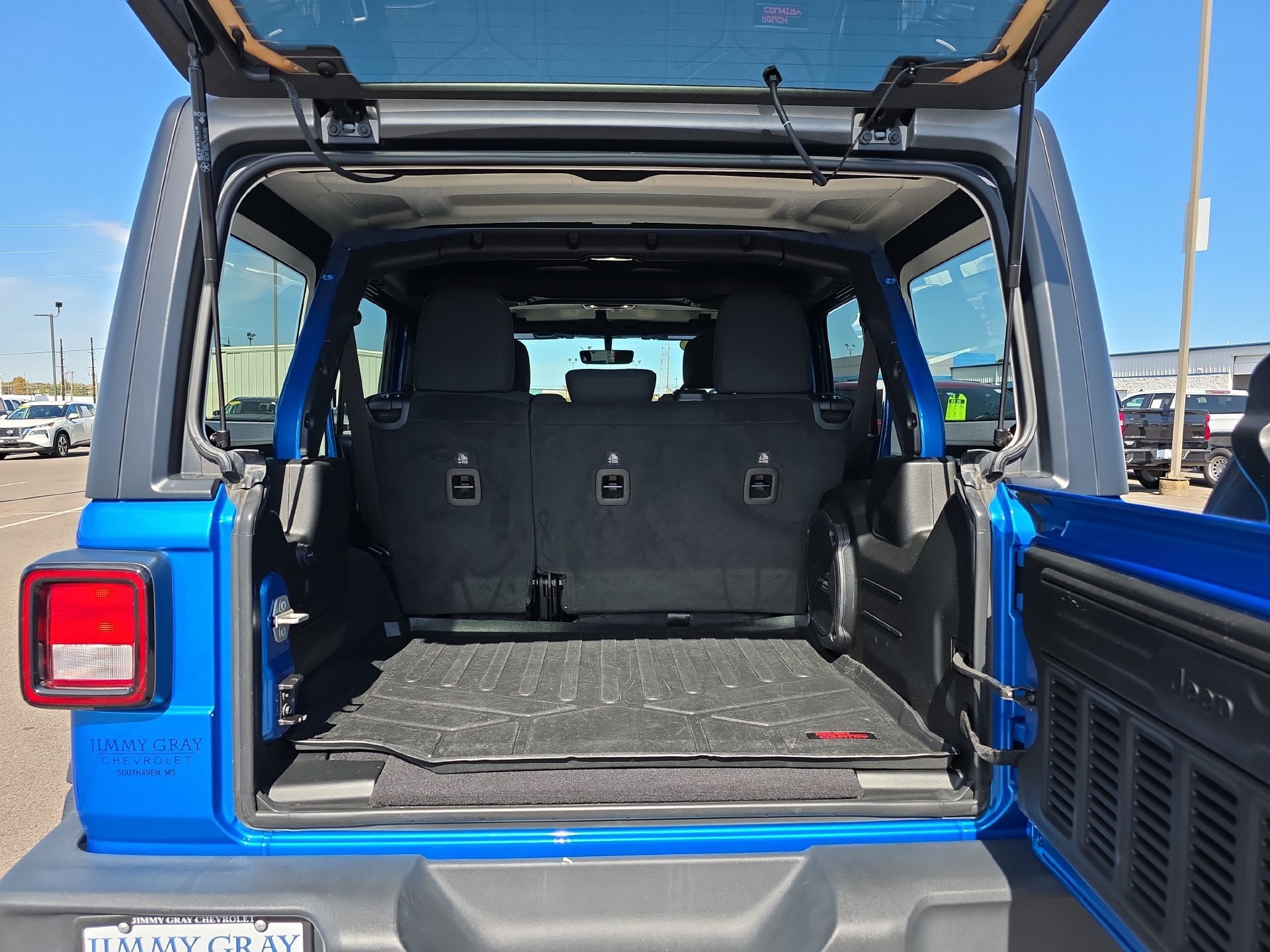 Used 2023 Jeep Wrangler Unlimited Sport AWD/4WD image 14