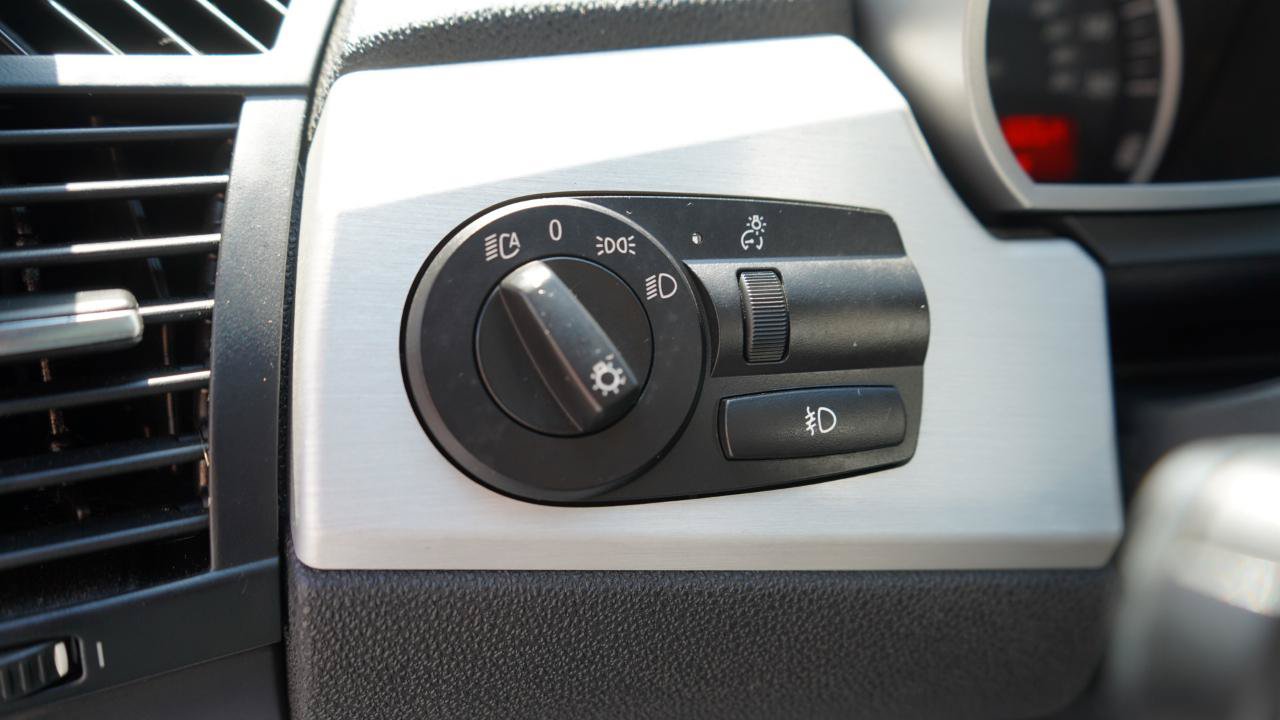 Used 2008 BMW Z4 3.0i w/ Premium Pkg RWD image 80