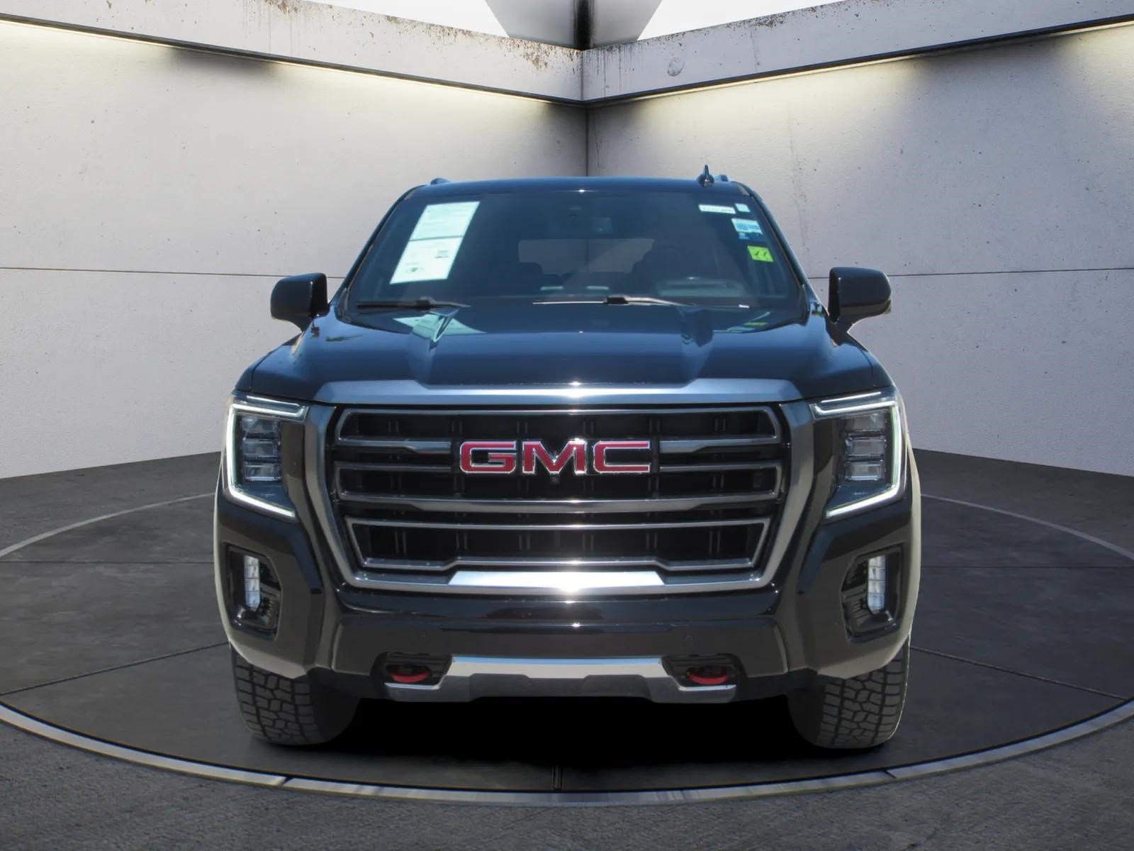 Used 2021 GMC Yukon XL AT4 w/ AT4 Premium Plus Package AWD/4WD image 3