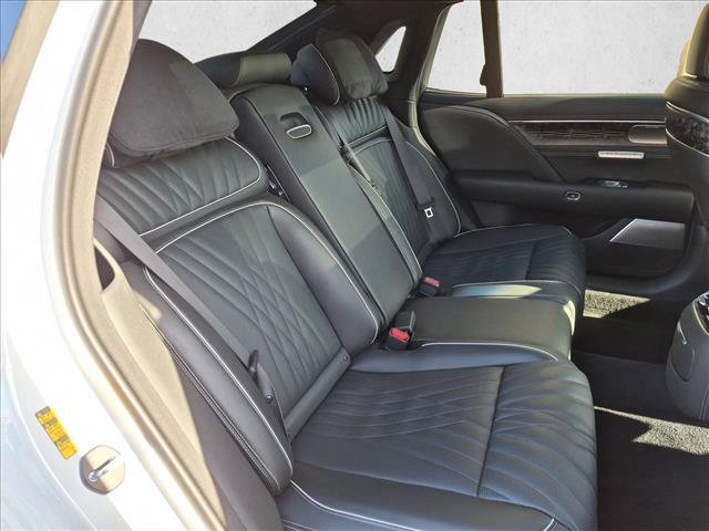 Used 2025 Genesis G90 3.5T AWD/4WD image 22