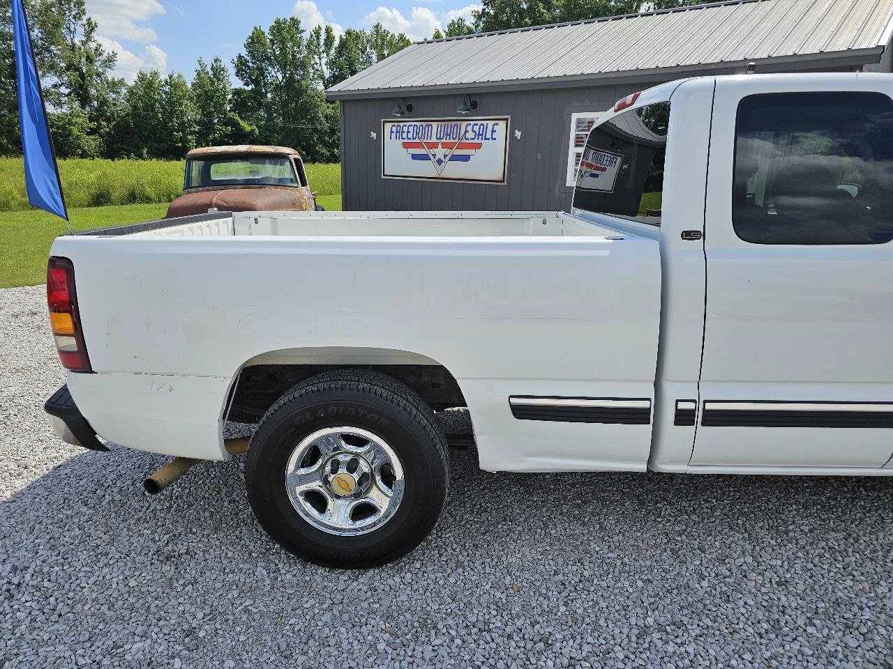 Used 2000 Chevrolet Silverado 1500 LS RWD image 11