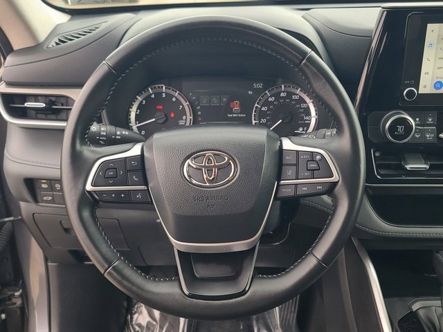 Used 2023 Toyota Highlander LE image 25