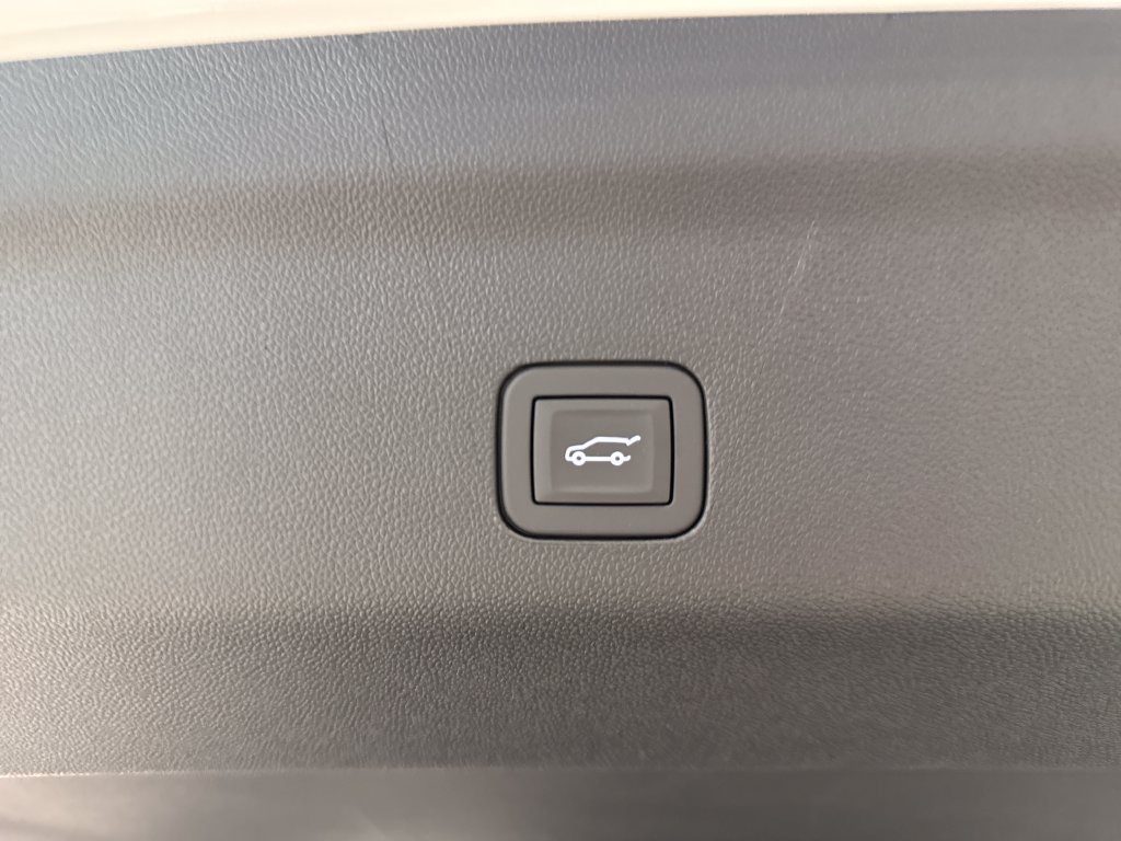 New 2026 Chevrolet Suburban Z71 w/ Comfort Package AWD/4WD image 46