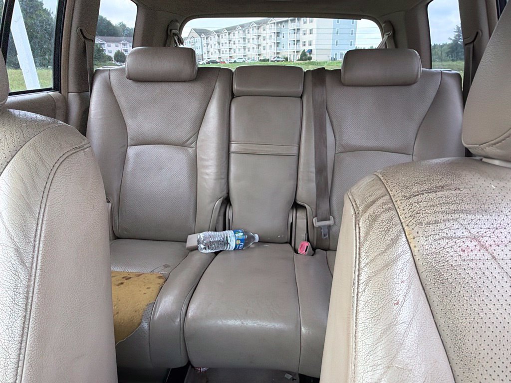 Used 2005 Toyota Highlander 2WD V6 w/ 3rd Row image 21