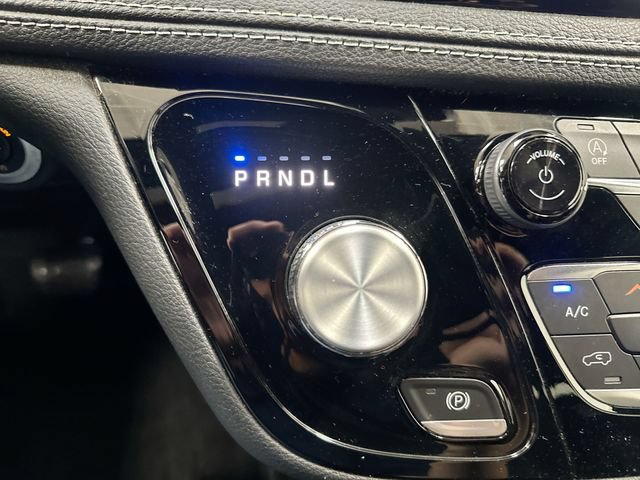 Used 2021 Chrysler Pacifica Touring w/ S Appearance Package FWD image 21