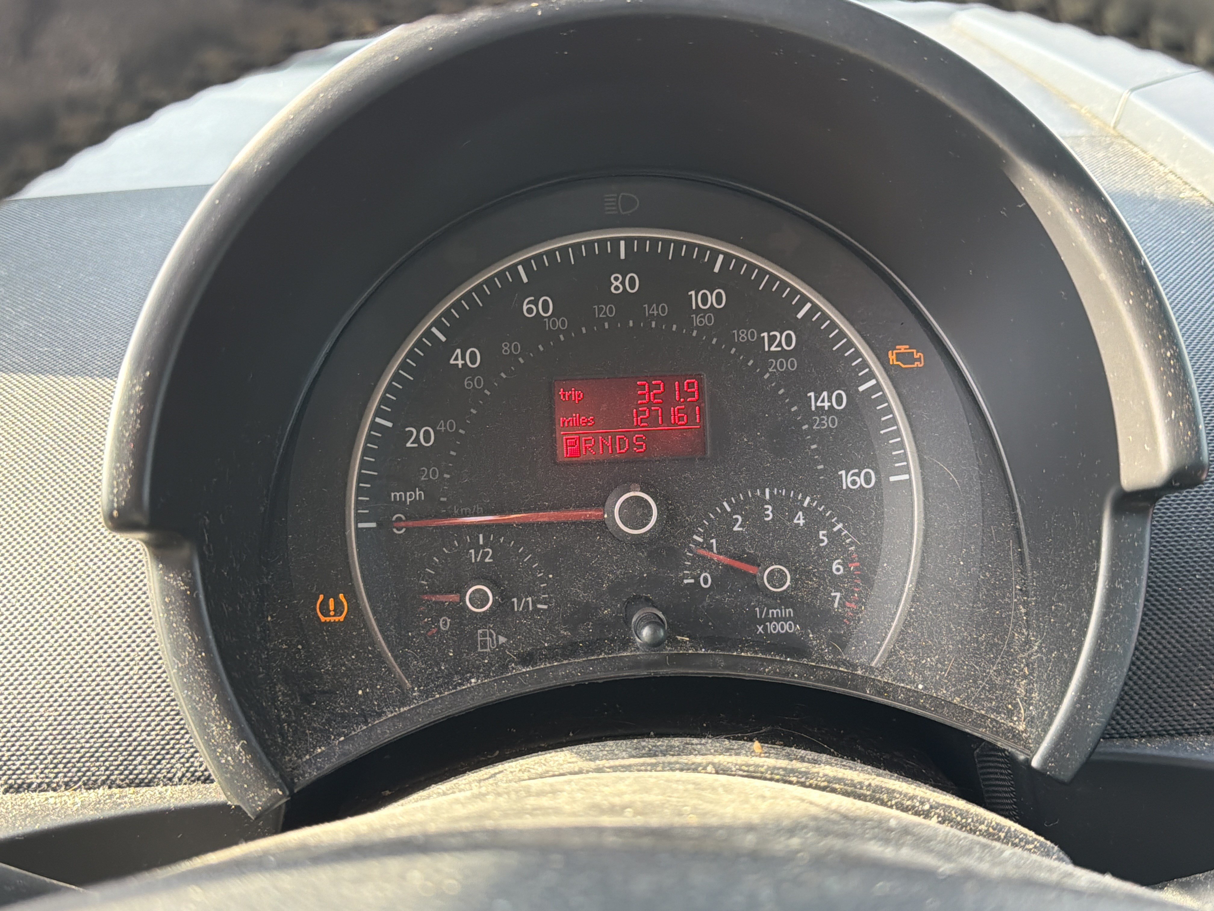 Used 2010 Volkswagen Beetle Coupe FWD image 9