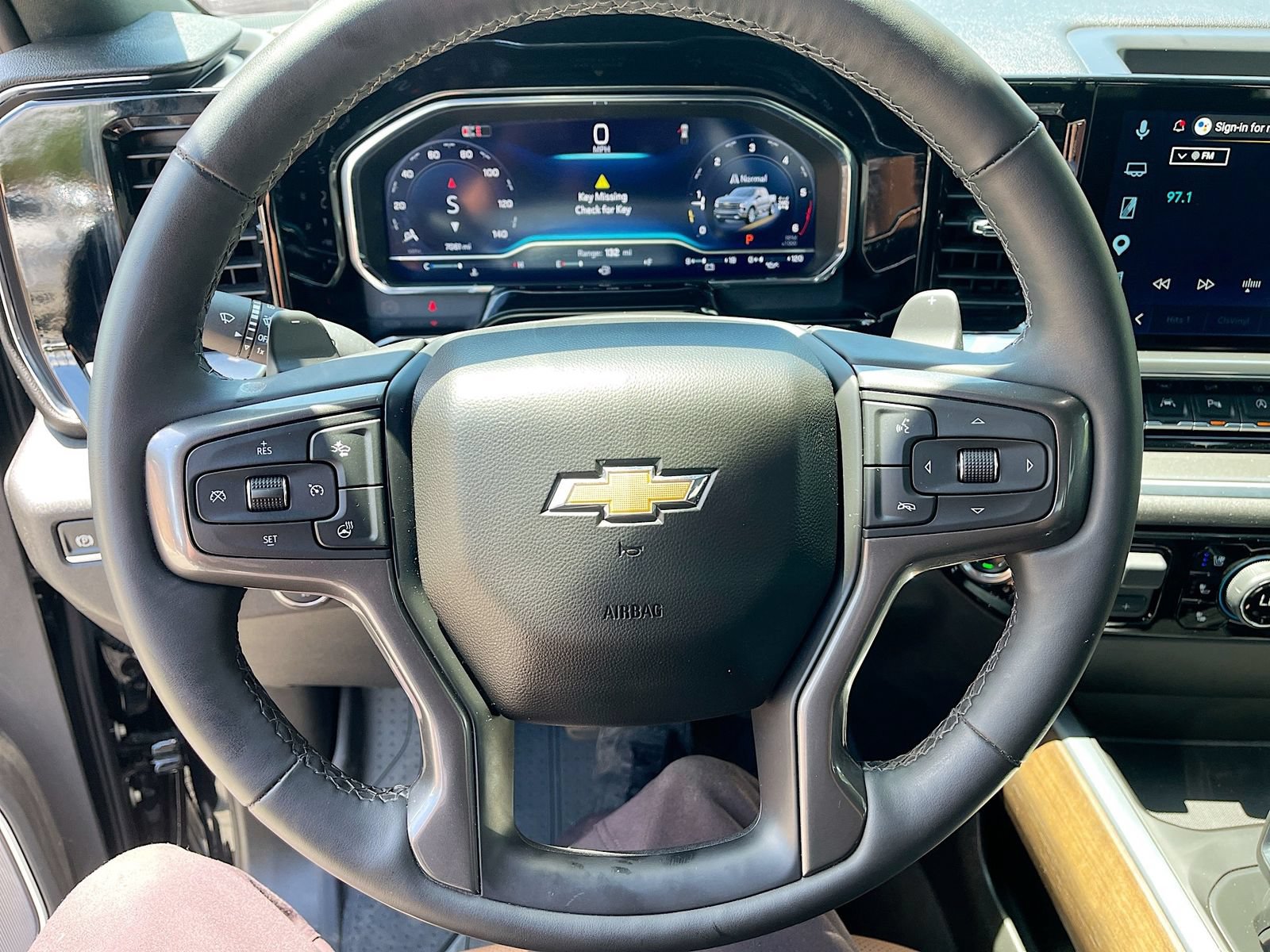 Used 2025 Chevrolet Silverado 1500 High Country AWD/4WD image 11