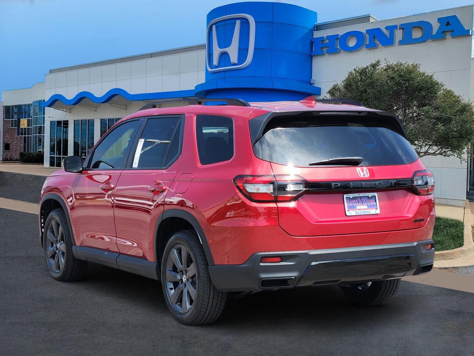 New 2026 Honda Pilot Sport image 4