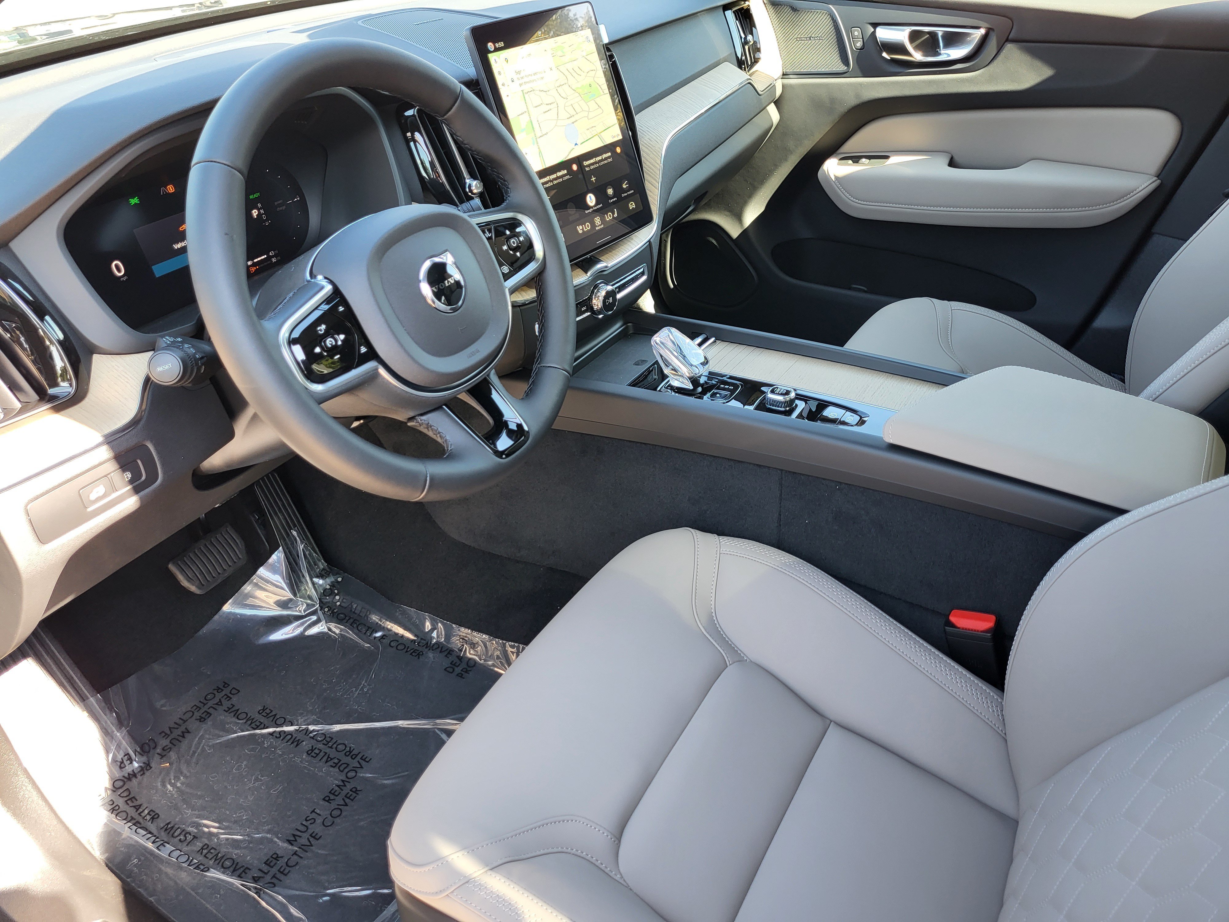New 2026 Volvo XC60 T8 Plus w/ Protection Package Premier AWD/4WD image 9