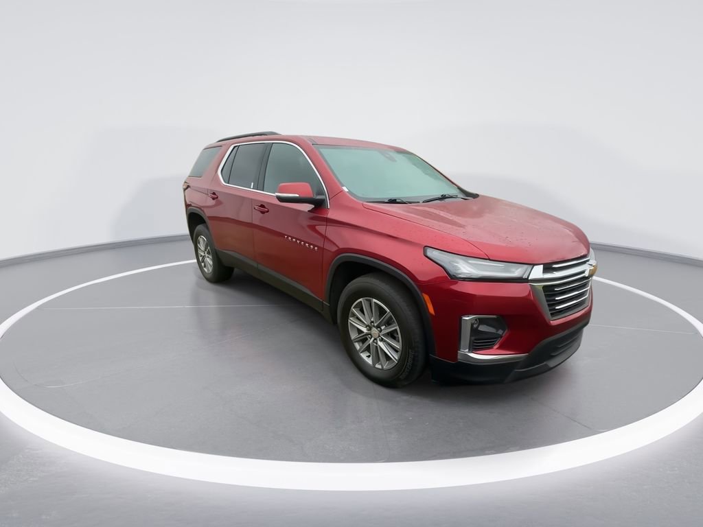 Used 2023 Chevrolet Traverse LT image 2