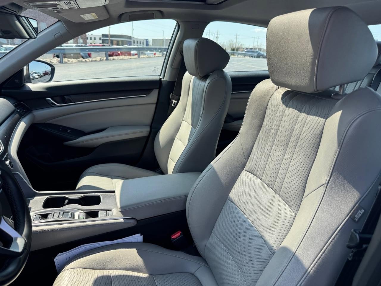 Used 2019 Honda Accord Touring image 25