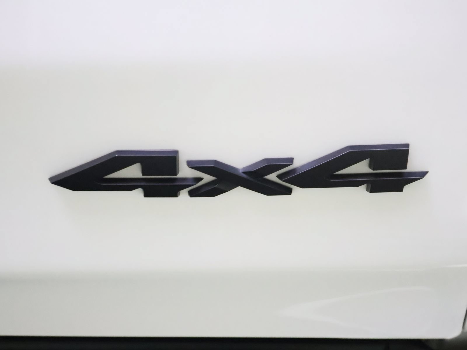 Used 2024 RAM 1500 Laramie AWD/4WD image 10