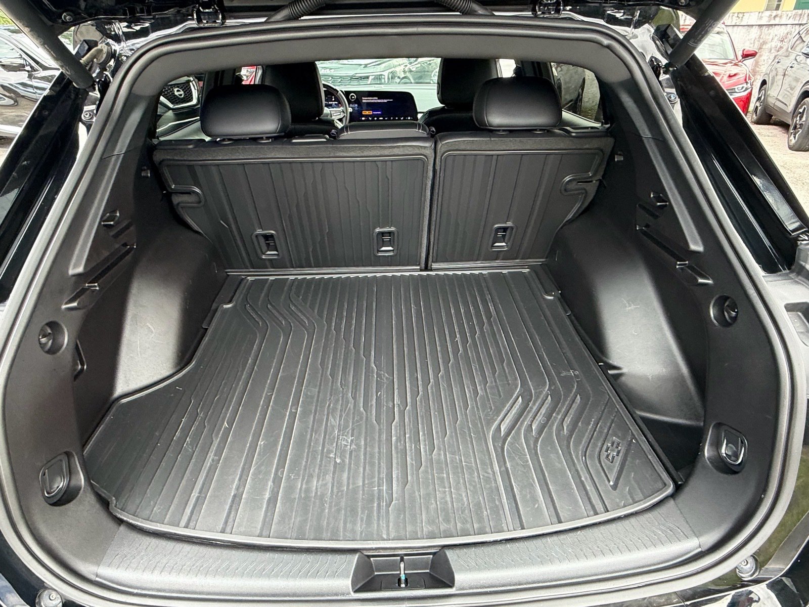 Used 2024 Chevrolet Equinox EV RS FWD image 15