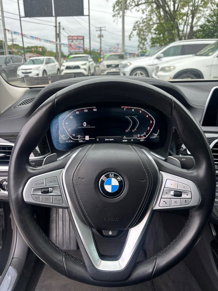 Used 2022 BMW 740i RWD image 13