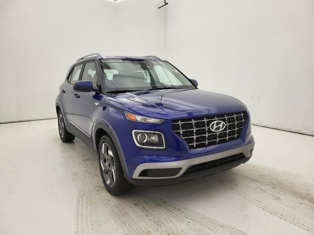 Used 2025 Hyundai Venue SEL image 11