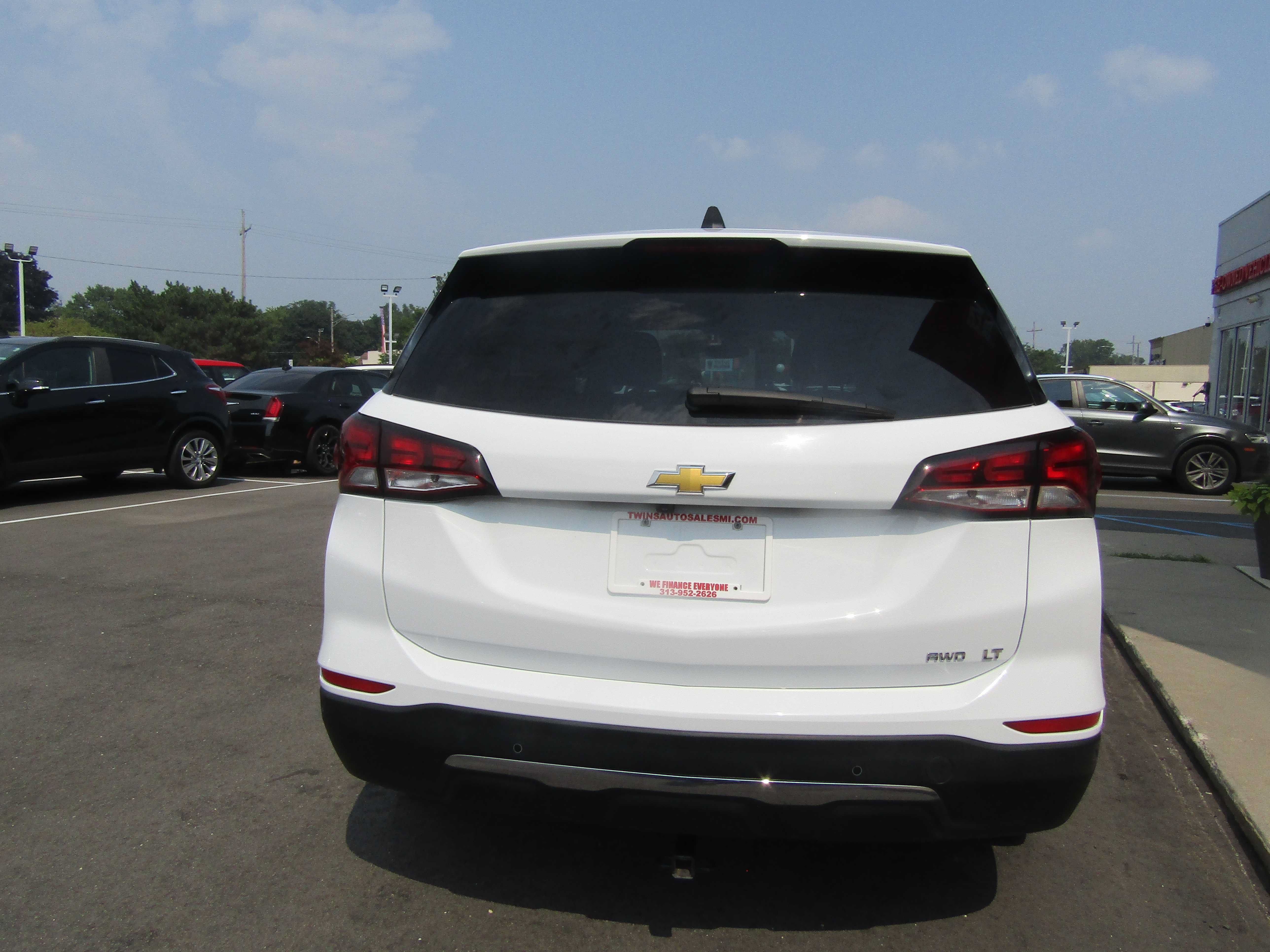 Used 2023 Chevrolet Equinox LT w/ LPO, Floor Liner Package AWD/4WD image 6