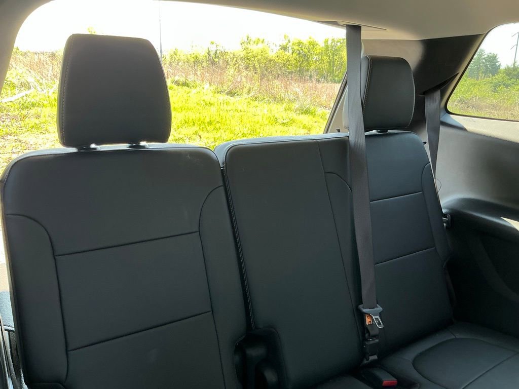 Used 2020 Chevrolet Traverse LT w/ LT Premium Package image 19