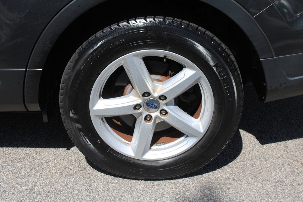 Used 2018 Ford Explorer XLT w/ Equipment Group 202A FWD image 38