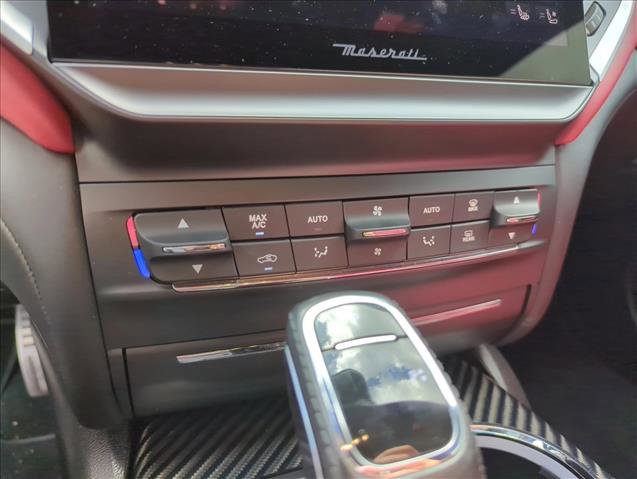 Used 2022 Maserati Ghibli Trofeo image 11