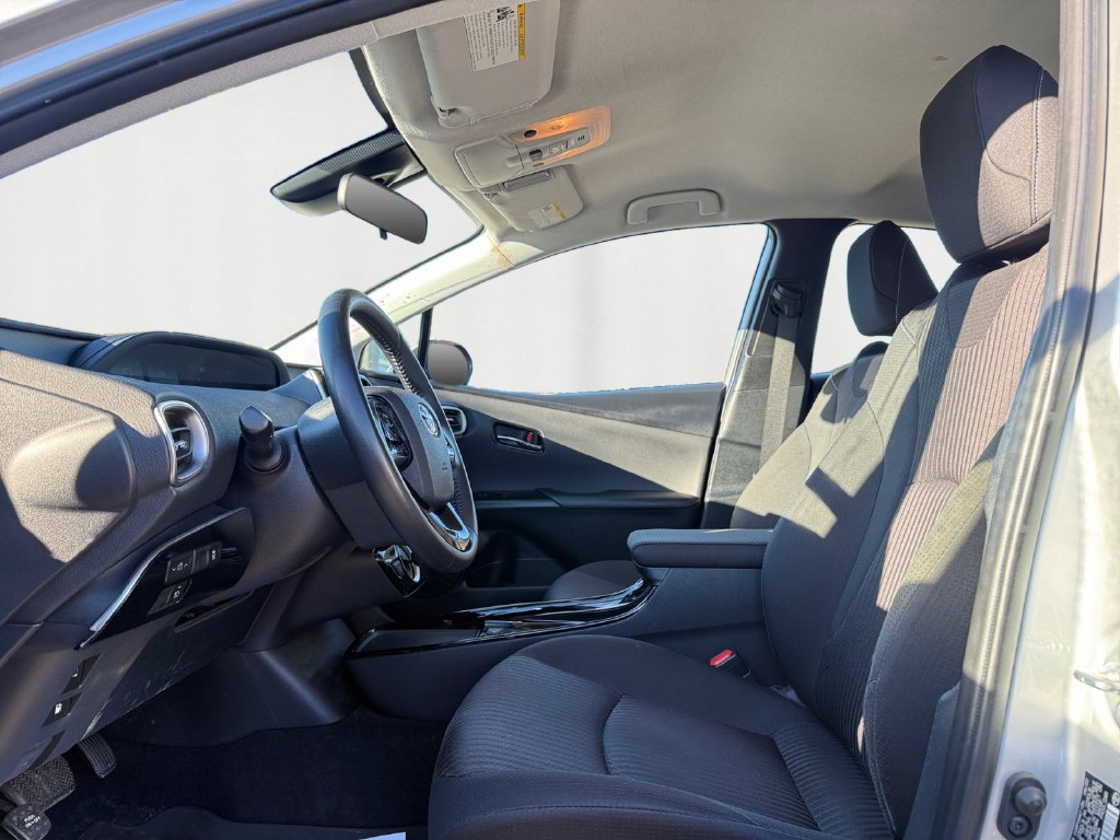 Used 2022 Toyota Prius Prime LE FWD image 9
