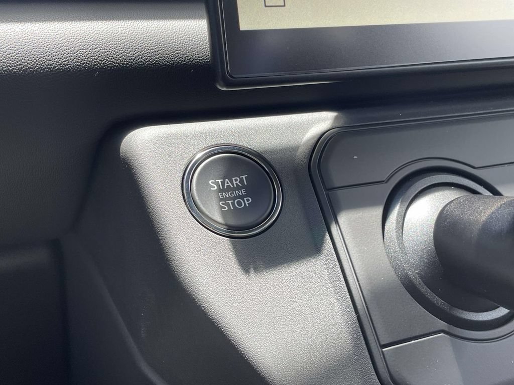 New 2026 Land Rover Defender 90 X-Dynamic SE AWD/4WD image 29