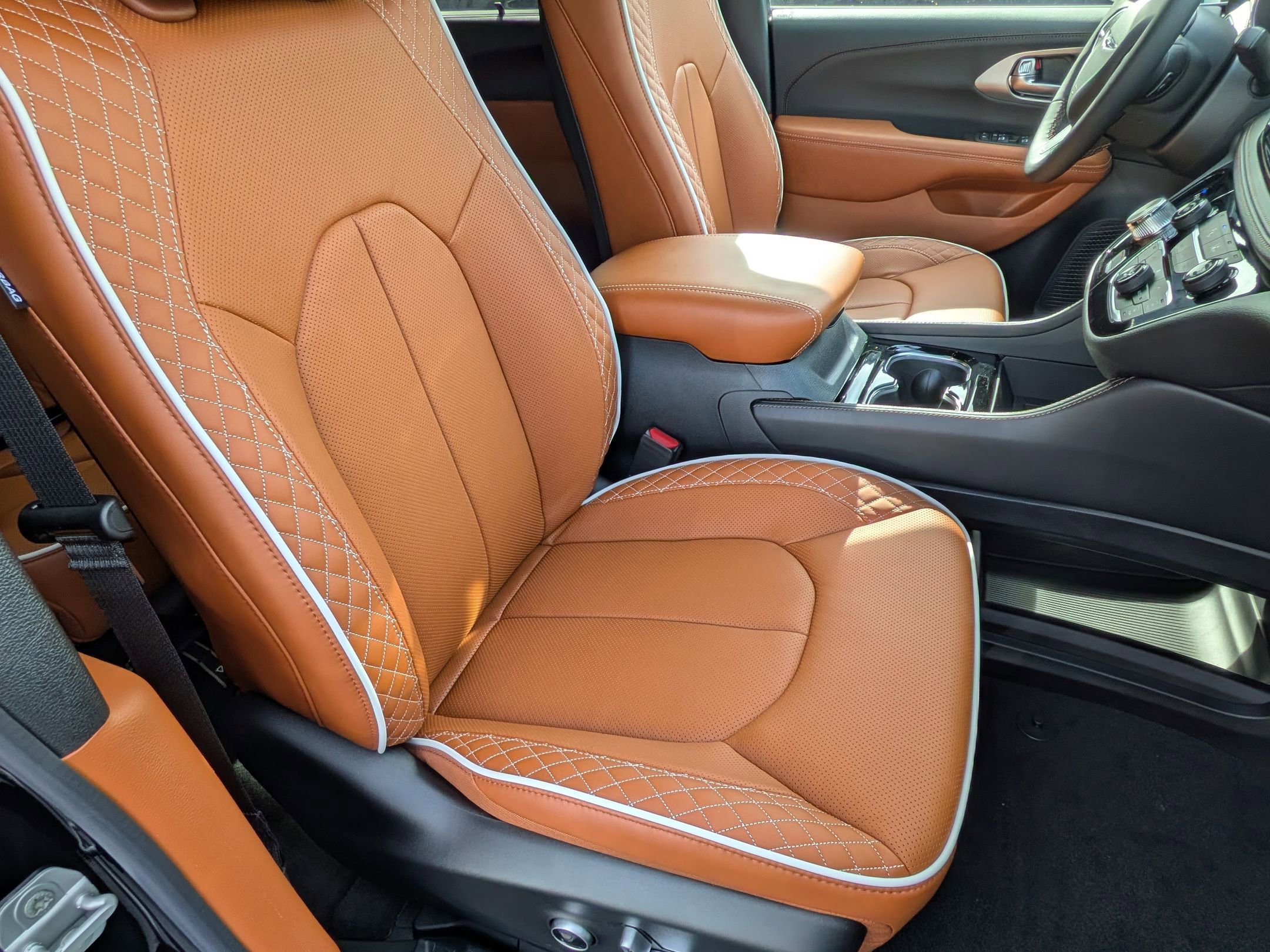 New 2026 Chrysler Pacifica Pinnacle w/ Trailer Tow Group image 35