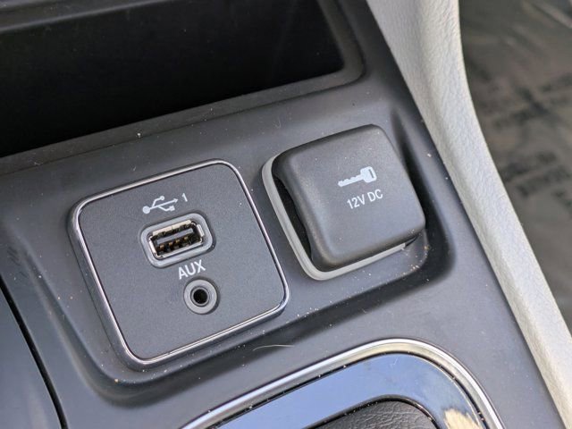 Used 2019 Jeep Cherokee Limited w/ Technology Group image 19