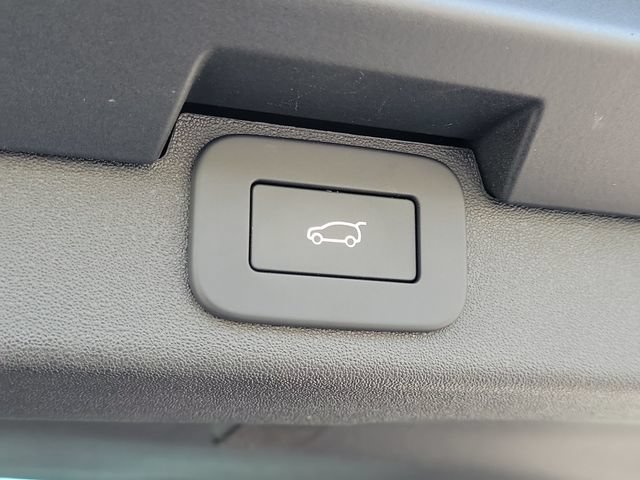 Used 2025 Land Rover Discovery S AWD/4WD image 8