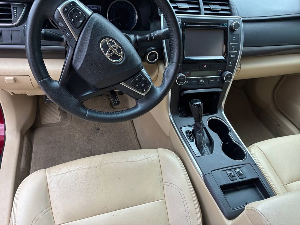 Used 2015 Toyota Camry XLE w/ Moonroof Package image 10