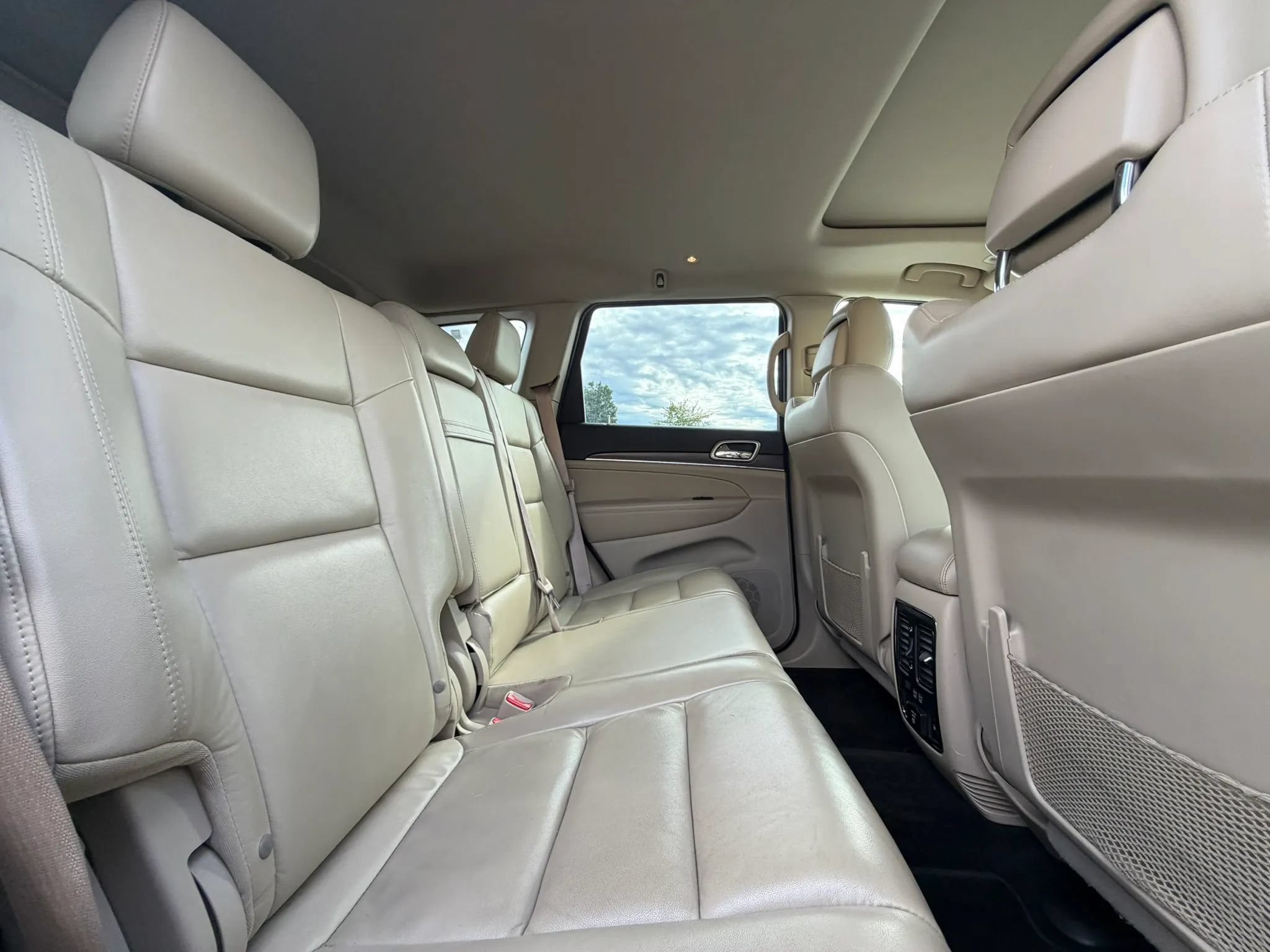 Used 2017 Jeep Grand Cherokee Limited RWD image 30