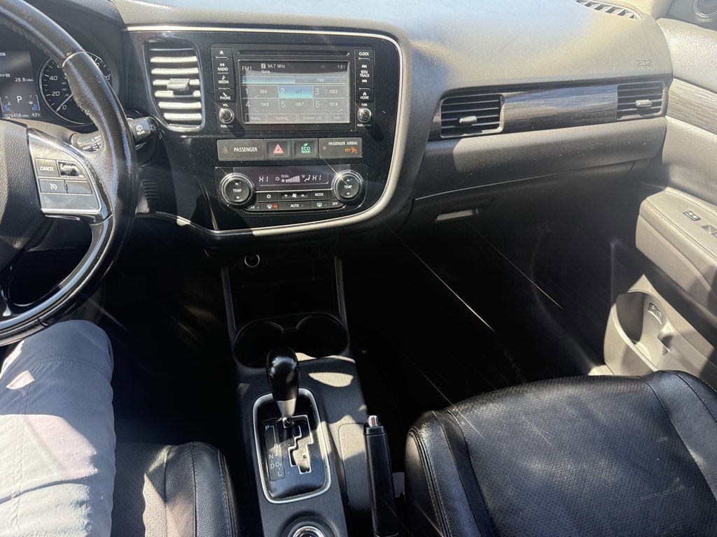 Used 2016 Mitsubishi Outlander SE AWD/4WD image 15