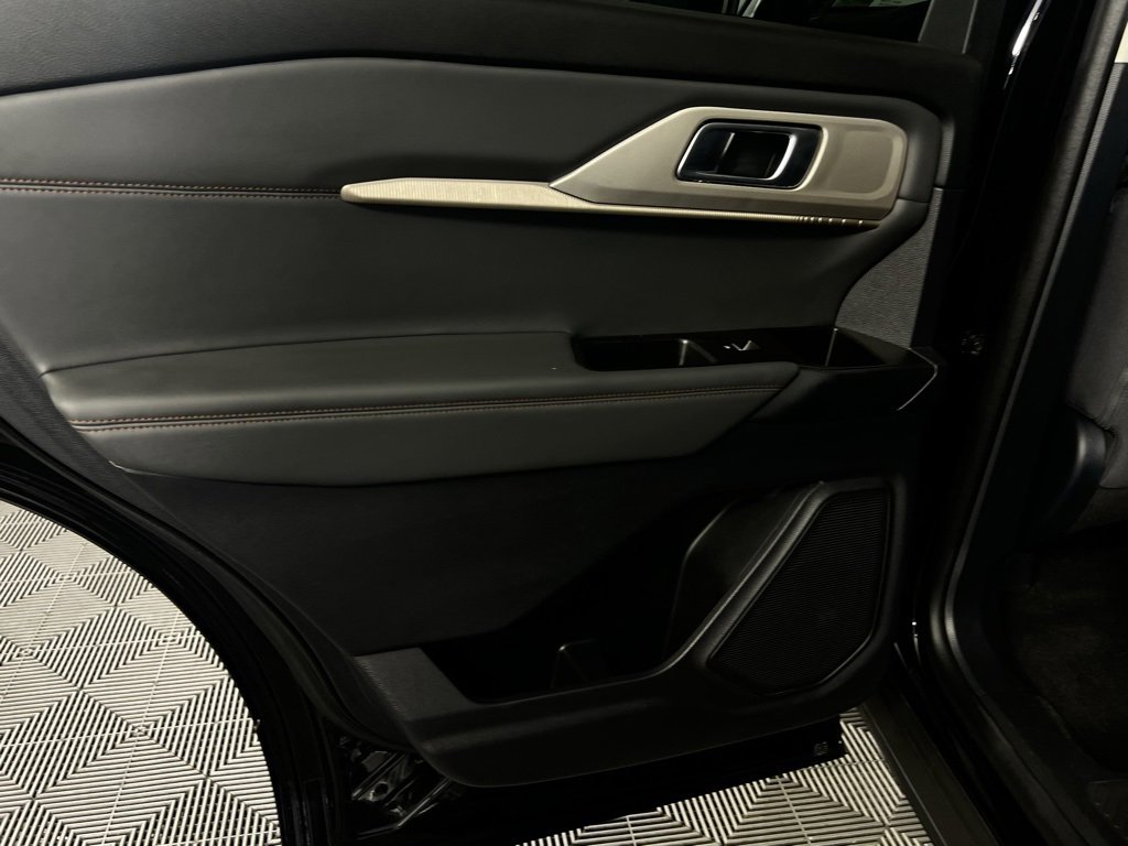 Used 2025 Ford Explorer Active image 28