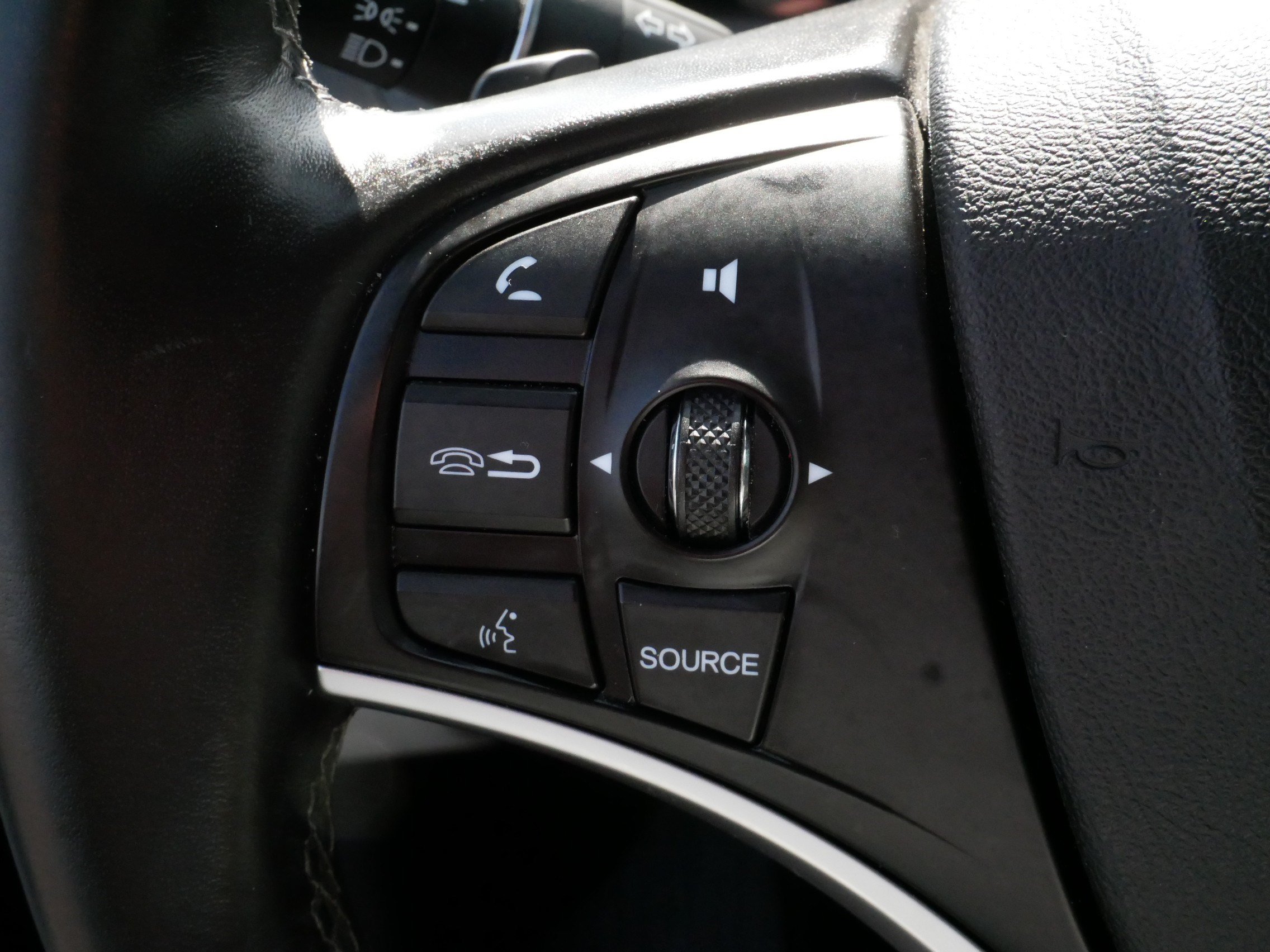 Used 2019 Acura MDX SH-AWD w/ Technology Package image 21