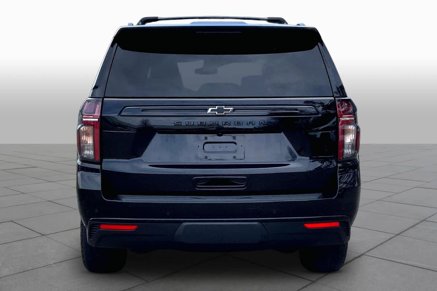 Used 2023 Chevrolet Suburban Z71 w/ Luxury Package AWD/4WD image 5