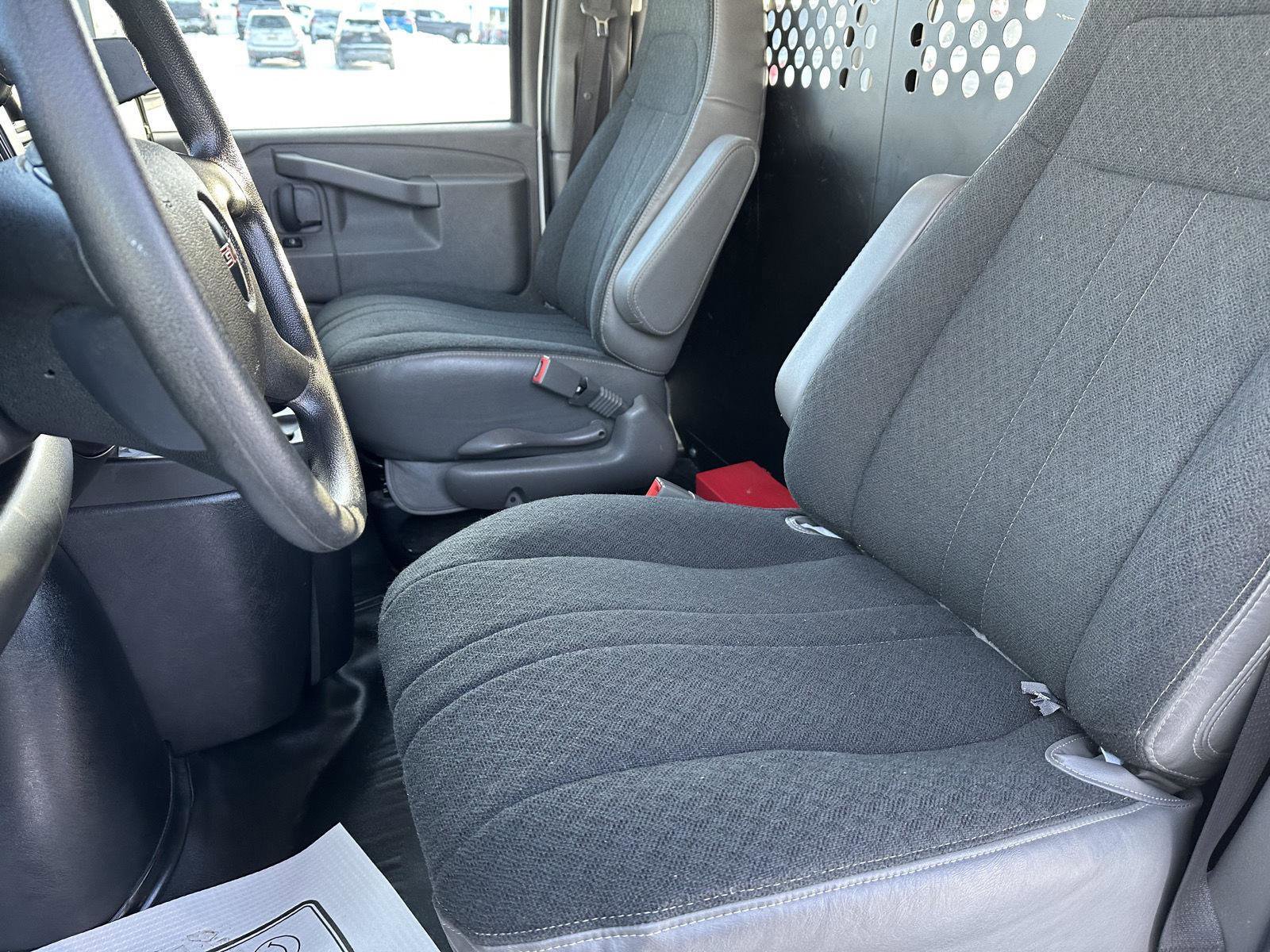 Used 2023 GMC Savana 2500 image 23