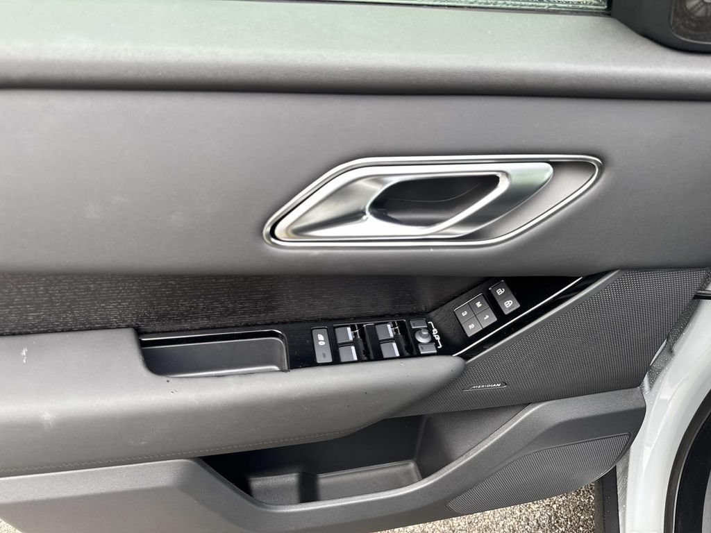 New 2026 Land Rover Range Rover Velar S AWD/4WD image 18