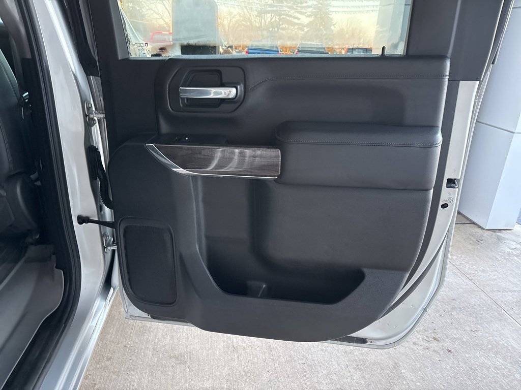 Used 2020 Chevrolet Silverado 2500 LTZ image 32