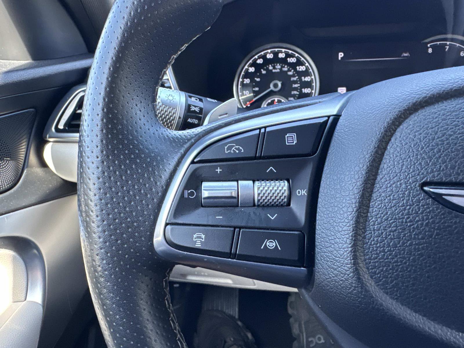 Used 2025 Genesis G70 2.5T AWD/4WD image 15