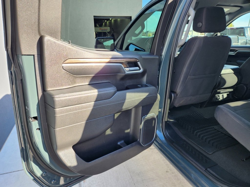 Used 2025 Chevrolet Silverado 1500 LT image 14