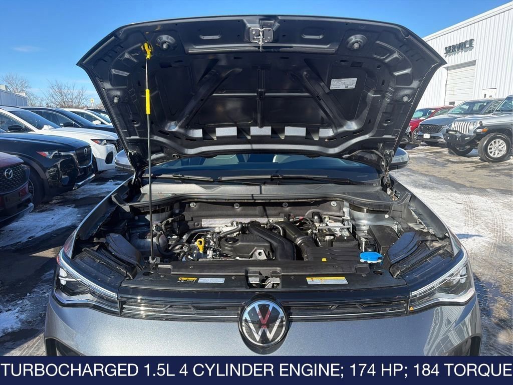 Used 2025 Volkswagen Taos SE image 13